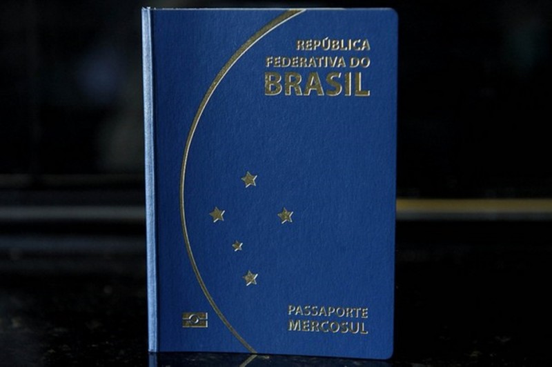 Imagem Ilustrando a Notícia: Emissão de passaportes tem retorno hoje, (24)