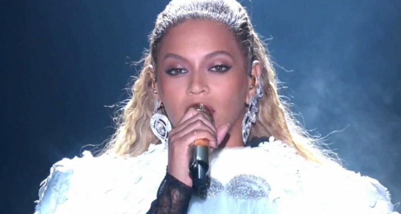 Imagem Ilustrando a Notícia: Beyoncé garante 8 estatuetas no MTV Video Music Awards 2016