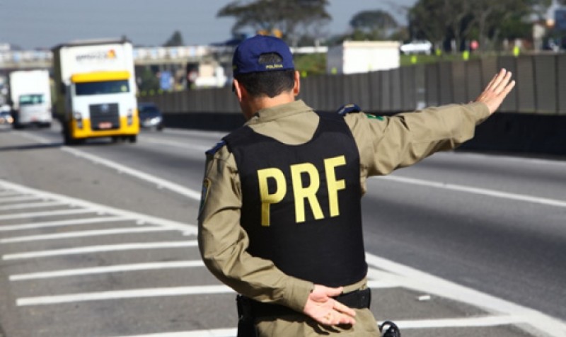 Imagem Ilustrando a Notícia: Sem recursos, Polícia Rodoviária Federal informa suspensão de serviços