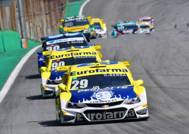 Imagem Ilustrando a Notícia: Daniel Serra  é campeão da Stock Car