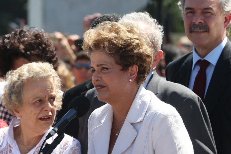 Imagem Ilustrando a Notícia: Executiva do PT se reúne para discutir estratégia após afastamento de Dilma