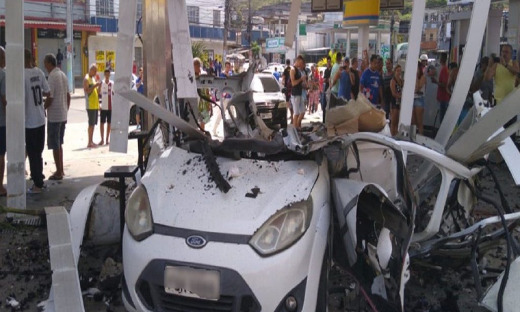 Imagem Ilustrando a Notícia: Carro explode durante abastecimento de GNV em São Gonçalo, no RJ