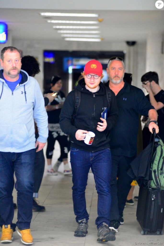 Imagem Ilustrando a Notícia: Cantor Ed Sheeran desembarca no Rio de Janeiro