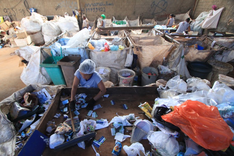 Imagem Ilustrando a Notícia: Coleta seletiva recicla 7,4% do lixo