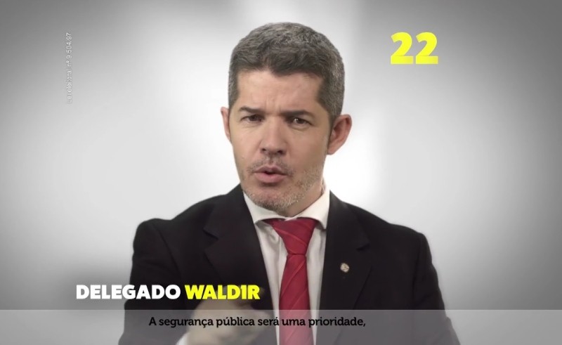 Imagem Ilustrando a Notícia: Vídeo polêmico de Delegado Waldir é suspenso pela Justiça Eleitoral
