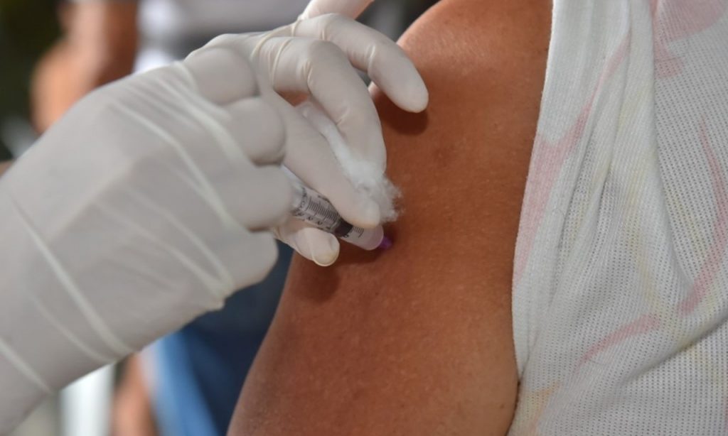 Imagem Ilustrando a Notícia: Governo inicia vacinação contra gripe hoje