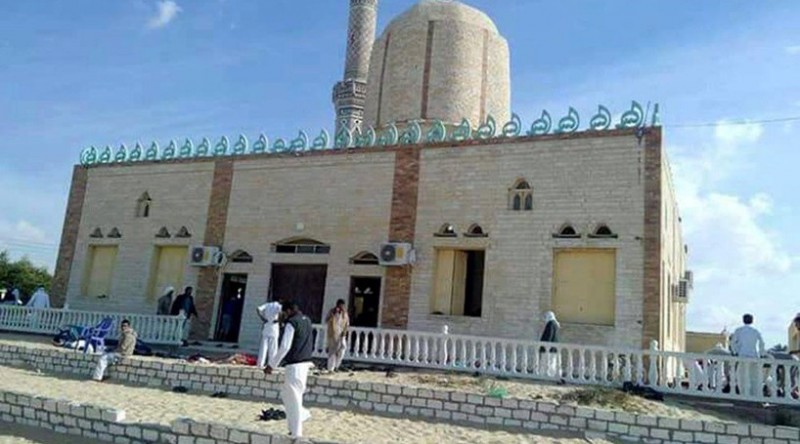 Imagem Ilustrando a Notícia: Sobe para 235 o número de mortos em atentado à mesquita no Egito