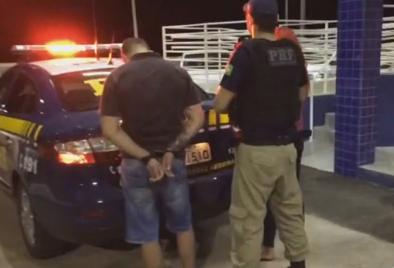 Imagem Ilustrando a Notícia: Homem compra carro roubado pelo Facebook e é preso