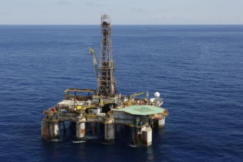 Imagem Ilustrando a Notícia: ANP: produção de petróleo cai em outubro, mas de gás natural sobe
