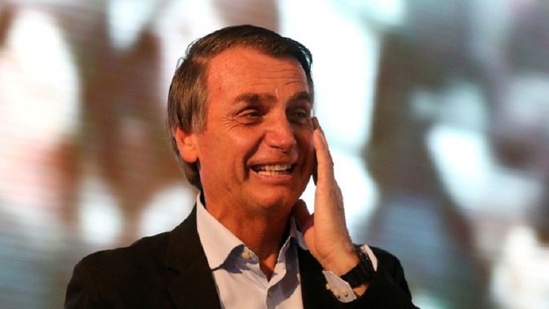 Imagem Ilustrando a Notícia: Bolsonaro passa bem e tem dreno retirado do abdome