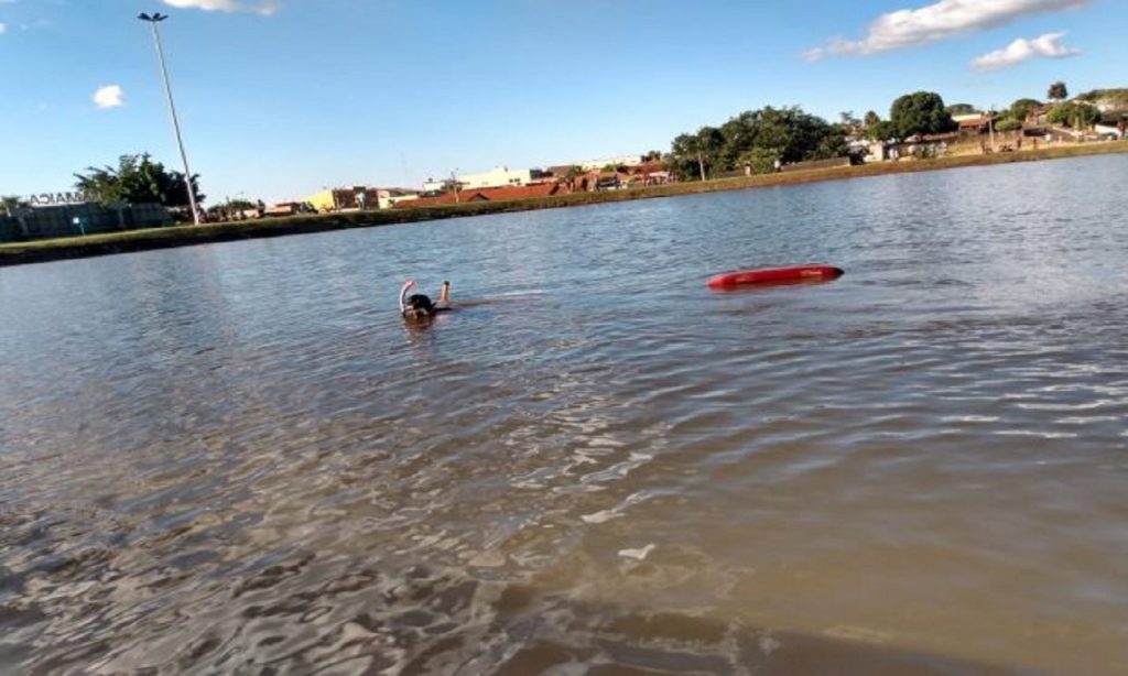 Imagem Ilustrando a Notícia: Adolescente de 17 anos morre afogado após entrar em lago de Montividiu