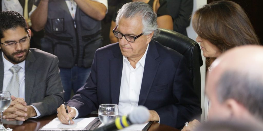 Imagem Ilustrando a Notícia: Governador Ronaldo Caiado disse que Zé Eliton quer fugir das responsabilidades