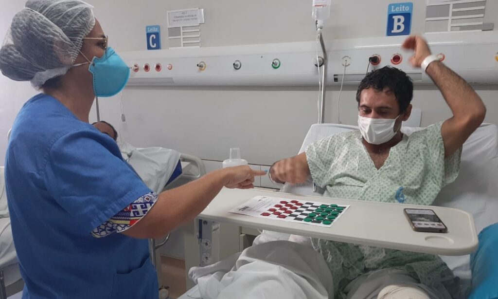 Imagem Ilustrando a Notícia: Em ação social, Hugo estimula ‘Virada do jogo’ de pacientes