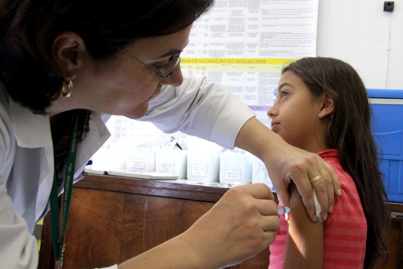 Imagem Ilustrando a Notícia: Mais de 50 mil meninas de nove anos devem ser vacinadas contra o HPV em Goiás