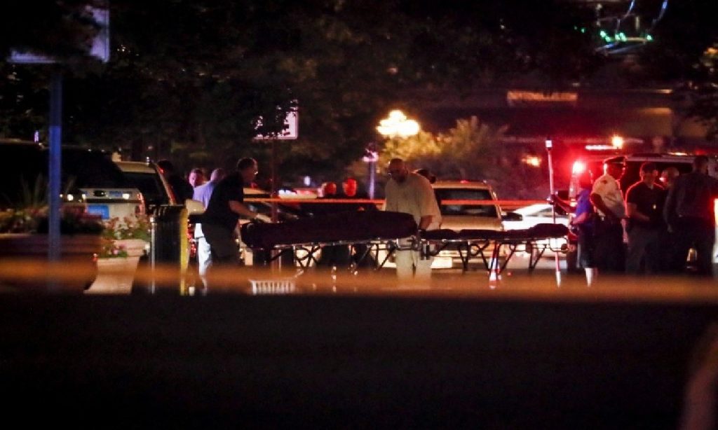 Imagem Ilustrando a Notícia: Tiroteio em Ohio deixa 9 mortos, no segundo massacre em menos de 24 horas