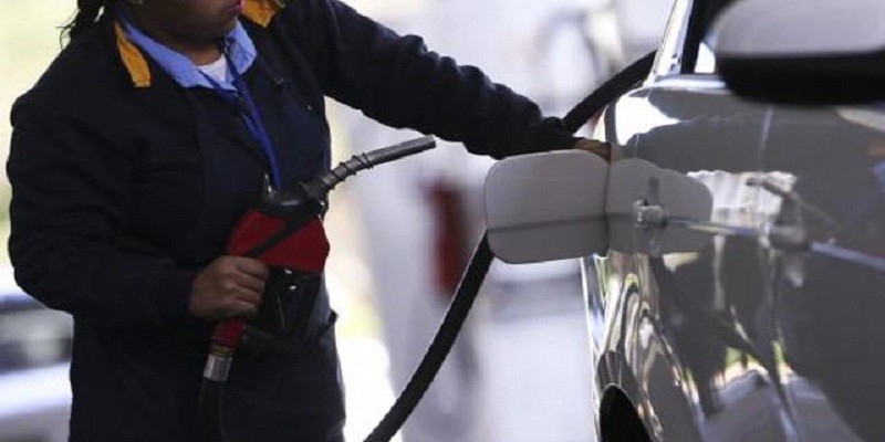 Imagem Ilustrando a Notícia: Argentina congela nos próximos 60 dias preços de combustíveis