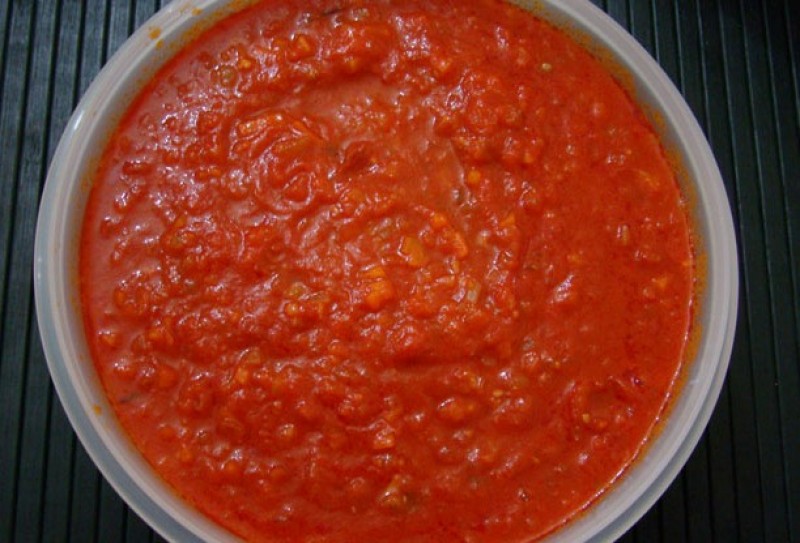 Imagem Ilustrando a Notícia: Pelo de roedor acima do limite aceitável é detectado em lotes de extrato tomate