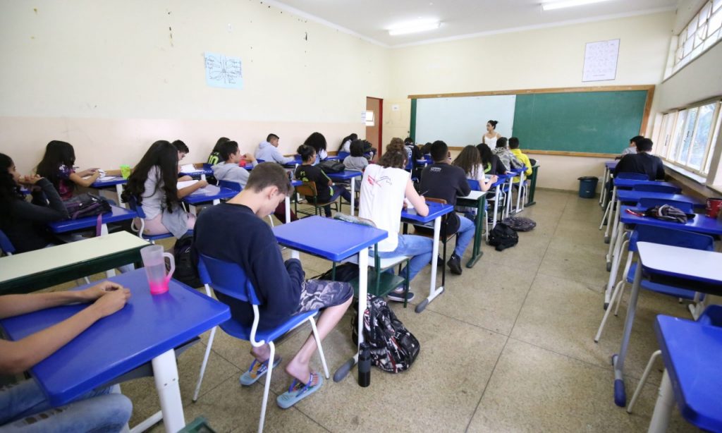 Imagem Ilustrando a Notícia: Brasil é o segundo país com maior proporção entre jovens sem estudar ou trabalhar