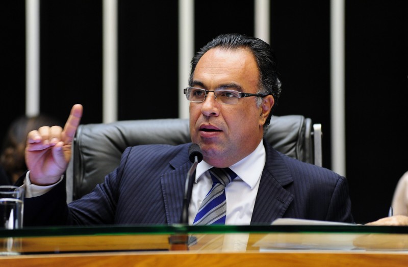 Imagem Ilustrando a Notícia: MPF apresenta nova denúncia contra ex-deputado André Vargas