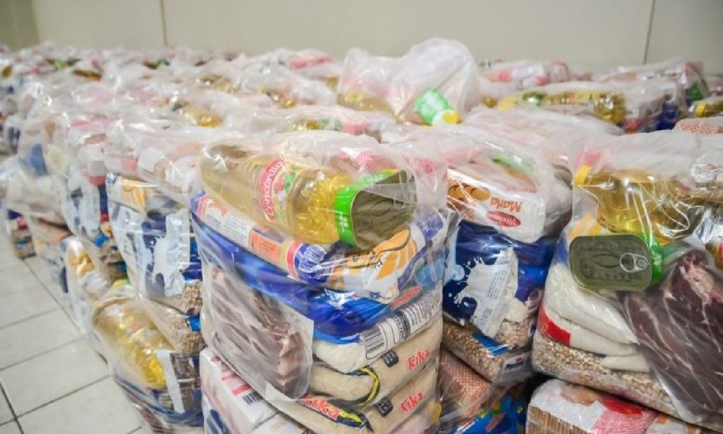 Imagem Ilustrando a Notícia: UFG doará mais de 300 cestas básicas para catadores de recicláveis