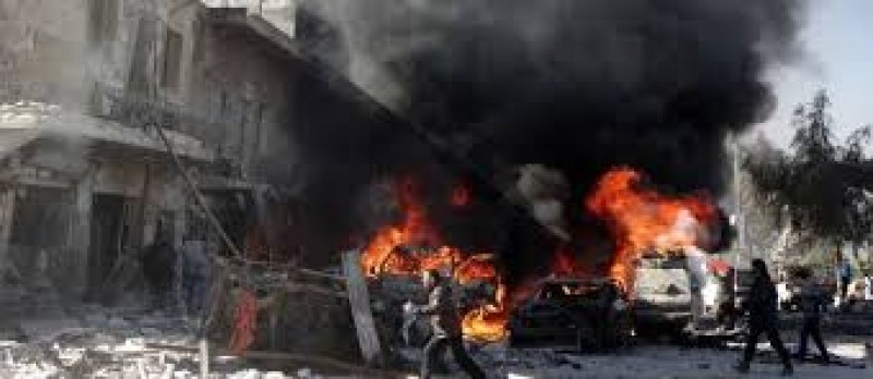Imagem Ilustrando a Notícia: Rebeldes queimam ônibus que tentavam retirar civis de província na Síria