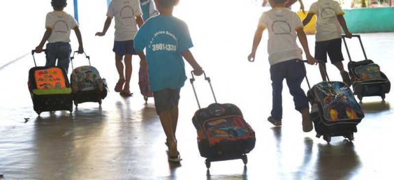 Imagem Ilustrando a Notícia: Brasil reduz desigualdade, mas ainda tem 2,5 milhões fora da escola