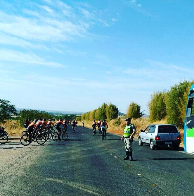 Imagem Ilustrando a Notícia: PM garante segurança em evento ciclístico no município de Goianésia