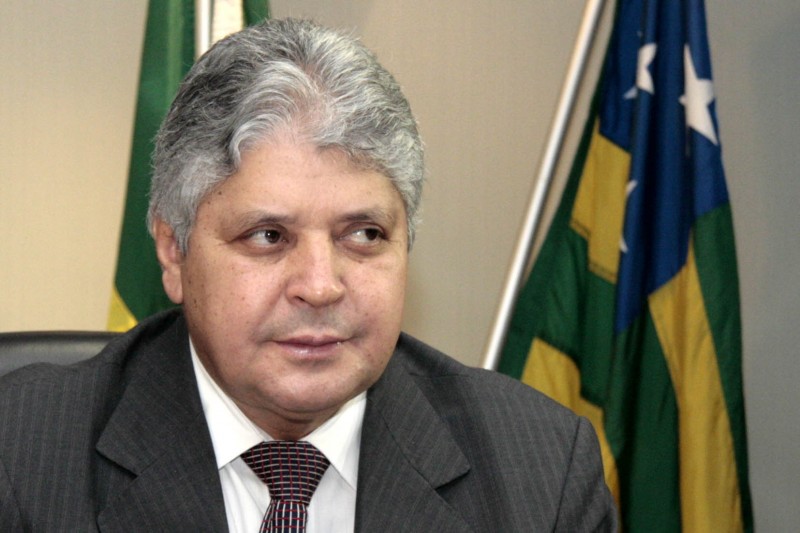 Imagem Ilustrando a Notícia: Ex-governador Alcides Rodrigues é procurado para prestação de contas
