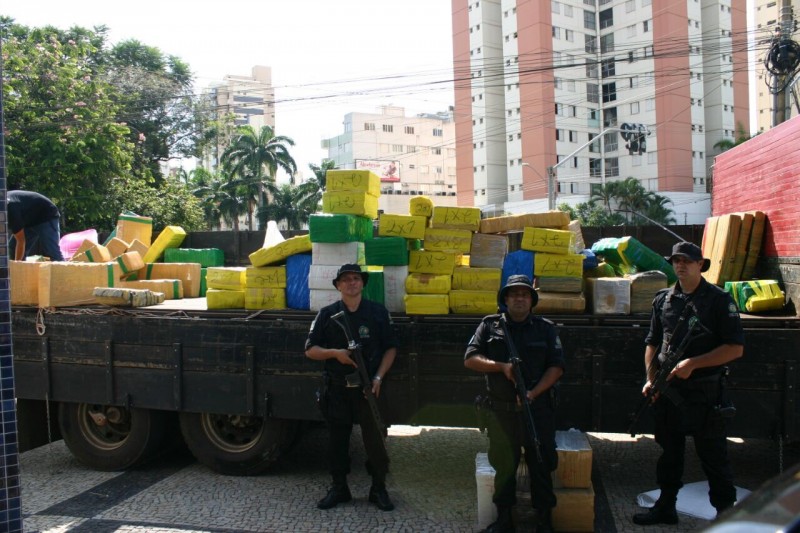 Imagem Ilustrando a Notícia: PM apreende 11 toneladas de drogas em Goiânia