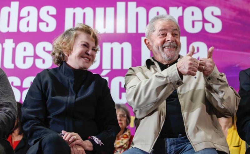 Imagem Ilustrando a Notícia: Marisa Letícia e filho de Lula não comparecerem à depoimento da PF