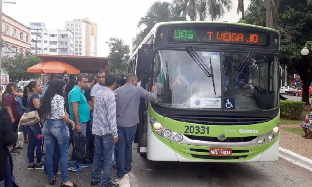 Imagem Ilustrando a Notícia: CMTC anuncia alterações em sete linhas de ônibus de Goiânia