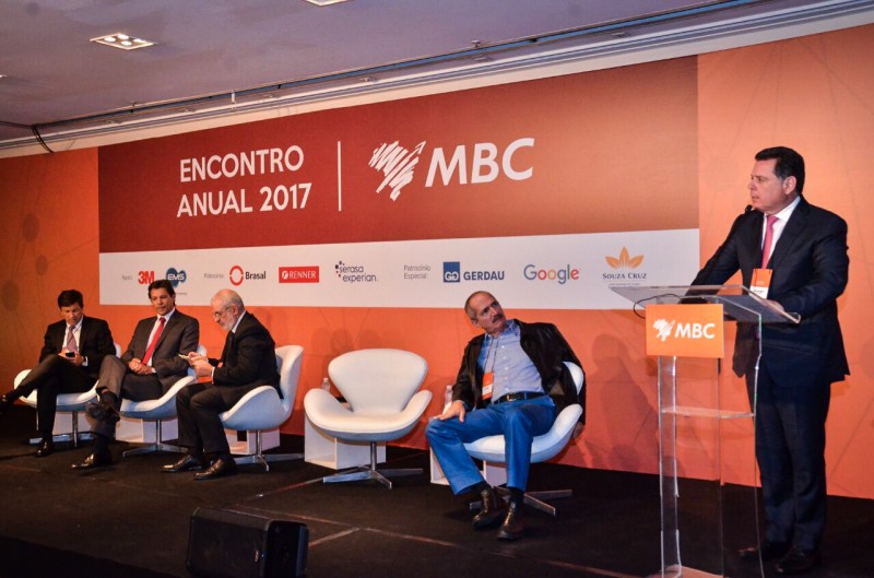Imagem Ilustrando a Notícia: Em São Paulo, Marconi volta a defender reforma da Previdência