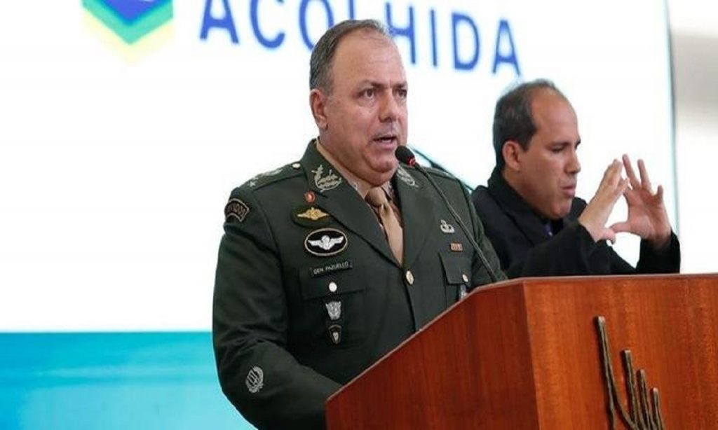 Imagem Ilustrando a Notícia: Bolsonaro formaliza Eduardo Pazuello como ministro interino da Saúde