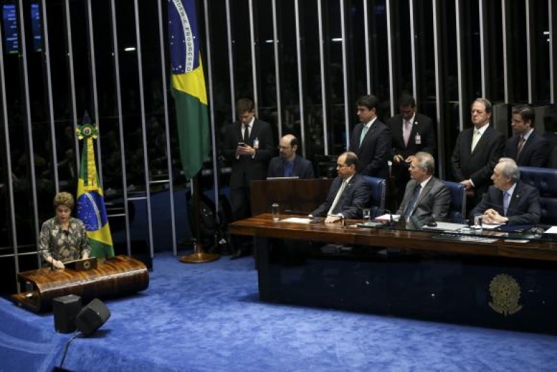 Imagem Ilustrando a Notícia: Ao retornar do intervalo, governistas dizem que Dilma não soa convincente