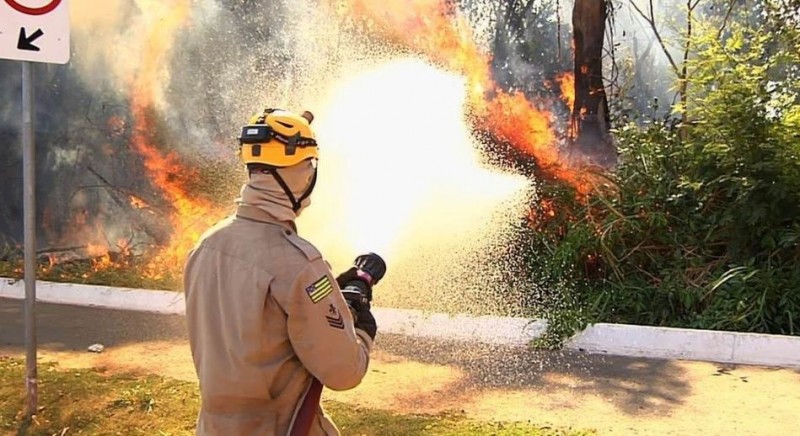 Imagem Ilustrando a Notícia: Incêndio fecha Parque Nacional da Chapada dos Veadeiros