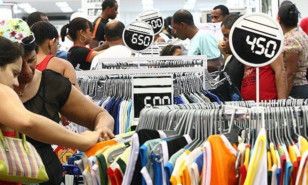 Imagem Ilustrando a Notícia: Comércio em Goiás avança pela segunda vez e volta a ficar positivo no ano