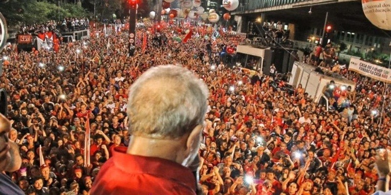 Imagem Ilustrando a Notícia: Petistas fazem atos pela liberdade de Lula