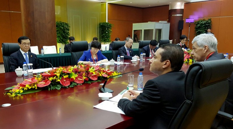 Imagem Ilustrando a Notícia: Brasil e China assinam memorando para alavancar comércio bilateral de serviços