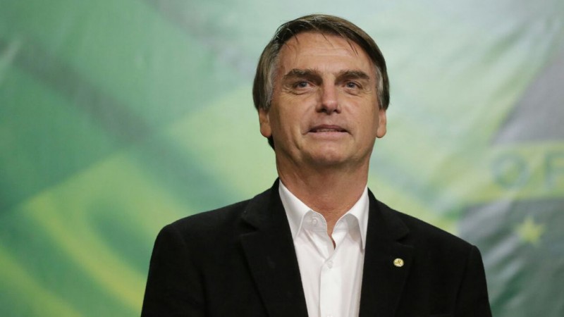 Imagem Ilustrando a Notícia: Bolsonaro quer doar resto de campanha para hospital