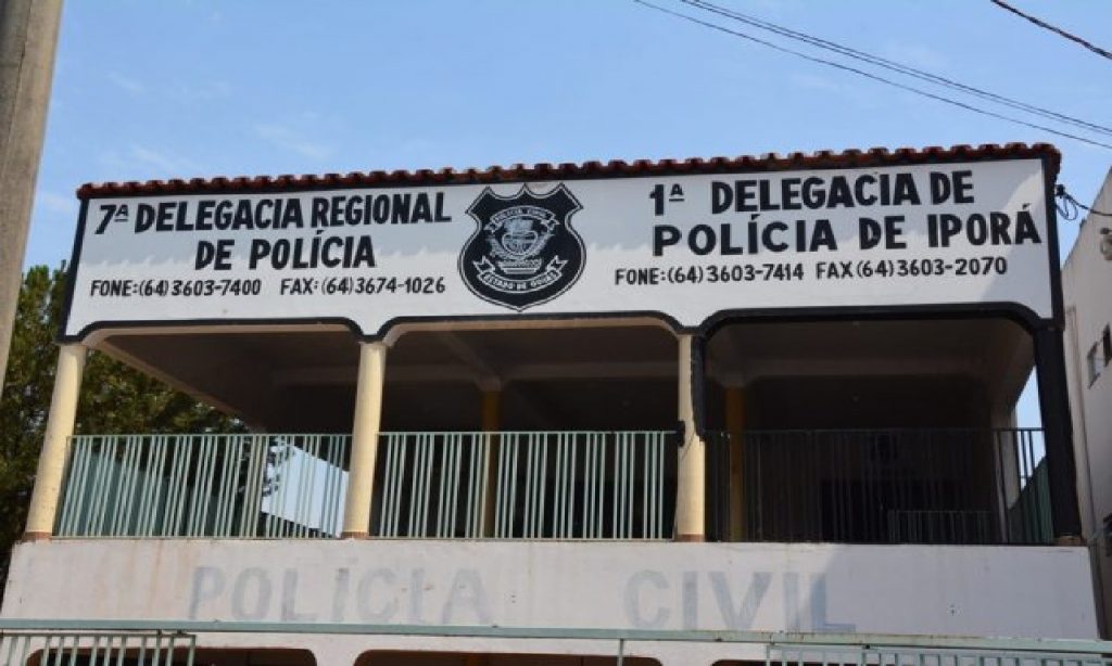 Imagem Ilustrando a Notícia: PC prende mulher que pedia dinheiro se passando por enfermeira em Iporá