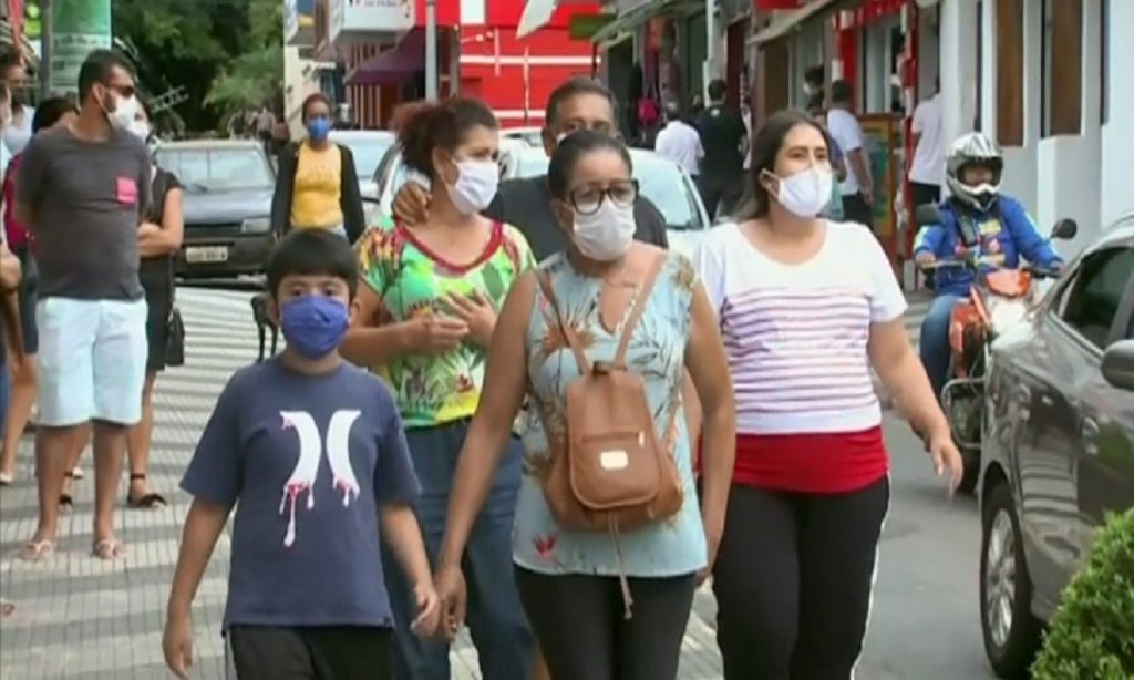 Imagem Ilustrando a Notícia: Prefeitura de Goiânia multará em R$ 627 quem circular em locais públicos sem usar máscara