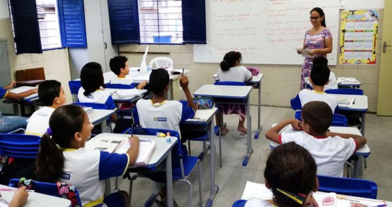 Imagem Ilustrando a Notícia: Apenas 3,3% dos estudantes brasileiros querem ser professores
