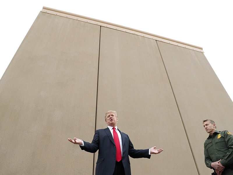 Imagem Ilustrando a Notícia: Trump diz que Forças Armadas vigiarão fronteira com o México