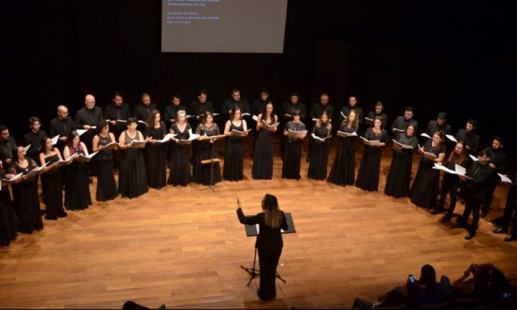 Imagem Ilustrando a Notícia: Coro Sinfônico de Goiânia apresenta Concerto Natalino em teatro