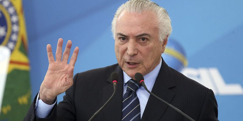 Imagem Ilustrando a Notícia: Ministro leva mensagem de Temer a Bolsonaro