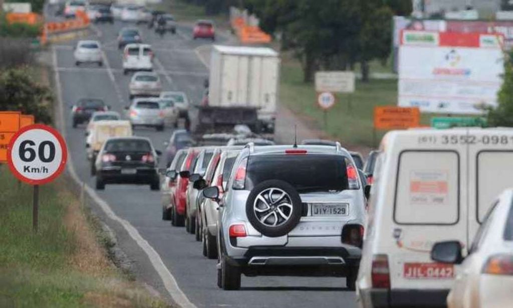 Imagem Ilustrando a Notícia: Brasil retira radares e patina no compromisso de frear mortes no trânsito