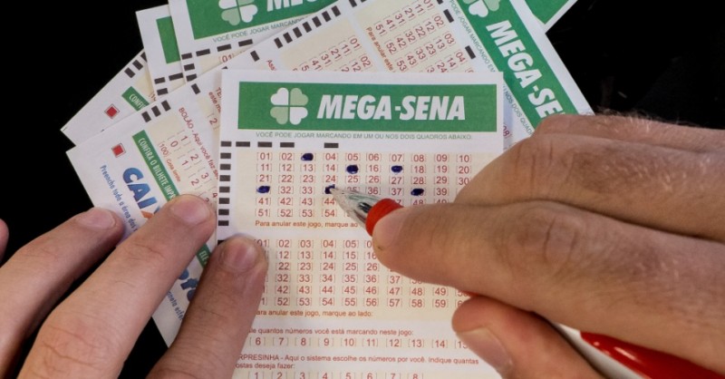 Imagem Ilustrando a Notícia: Mega-Sena paga prêmio de 12 milhões nesta quarta (17)