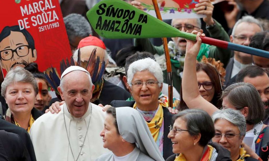 Imagem Ilustrando a Notícia: Papa pede respeito a povos indígenas e diz que ideologias são armas perigosas