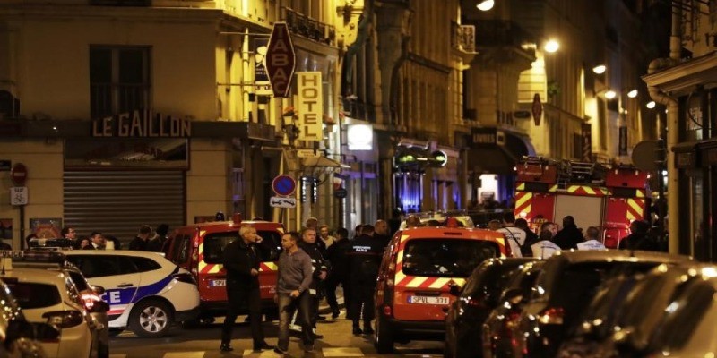 Imagem Ilustrando a Notícia: Ataque com faca em Paris deixa um morto e quatro feridos