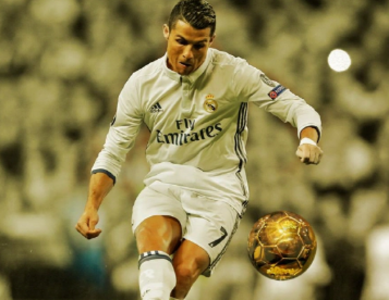 Imagem Ilustrando a Notícia: Cristiano Ronaldo  é eleito Bola de Ouro